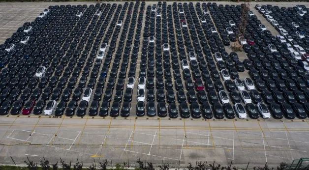 Tesla tạm dừng sản xuất tại nhà máy ở Thượng Hải, theo một thông báo nội bộ