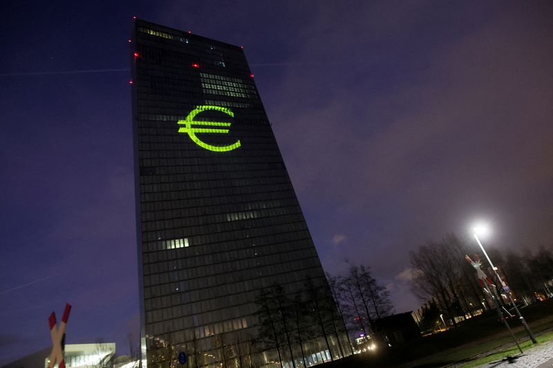 ECB tăng lãi suất thêm 50 bps, sẽ tiếp tục tăng thêm