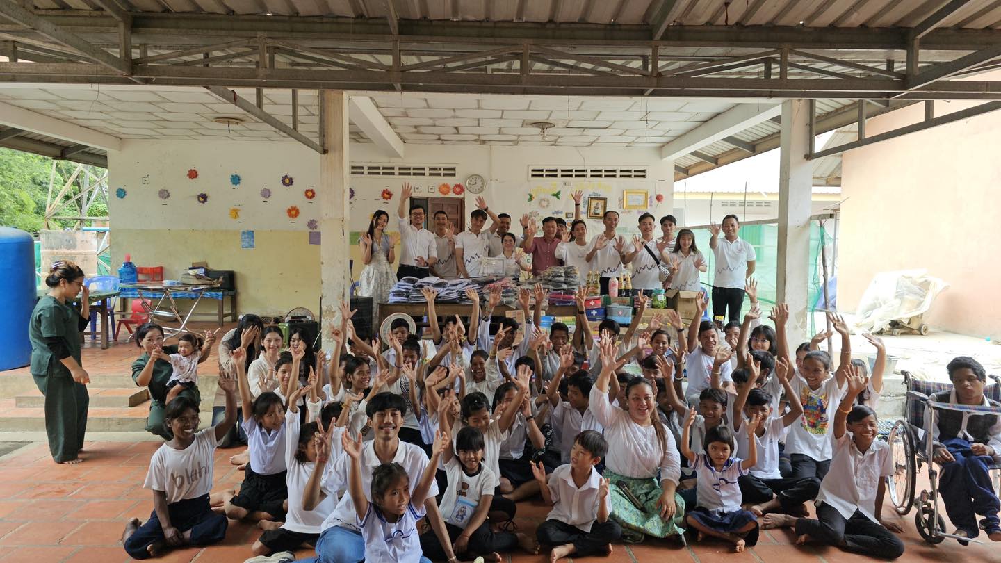 ? A Heartwarming Charity Journey with Hoang Son Group ?