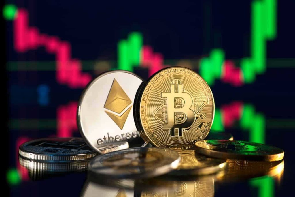 expert predicts major pullback for bitcoin and ethereum as us recession looms 1024x683 1