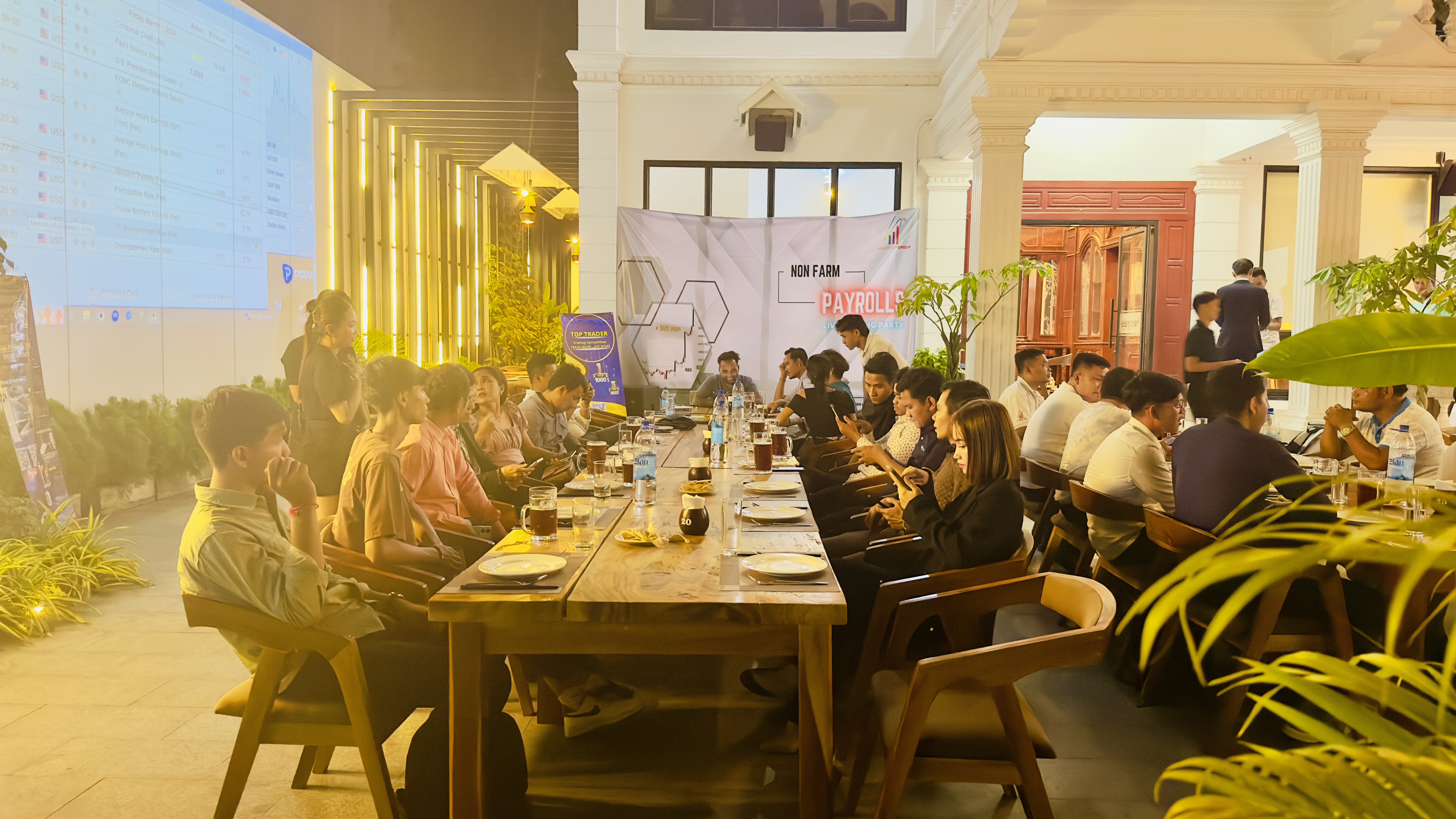 Hoang Son Group: Partner Together - A Recap of the Successful Nonfarm Payrolls Event 3 img 4064