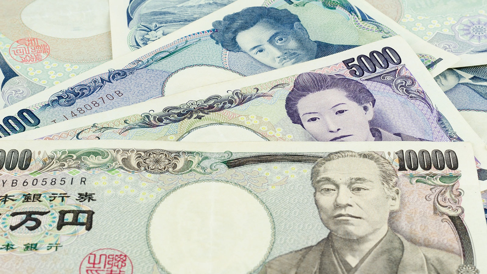 USD/JPY Climbs: Will Yen’s Slide Force Bank of Japan Action?