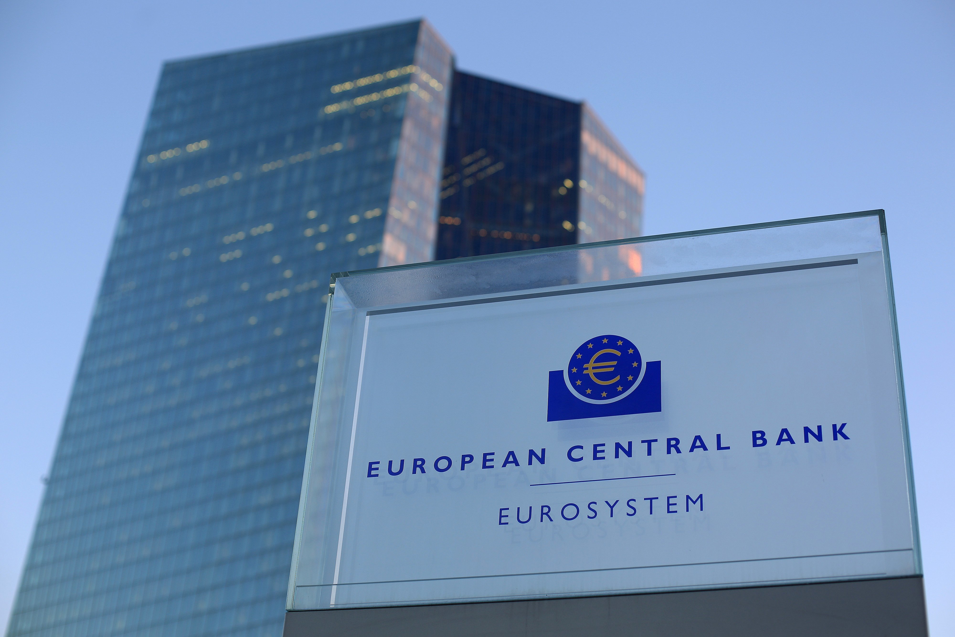 ECB Officials Signal Possible Rate Cuts Amid Economic Slowdow
